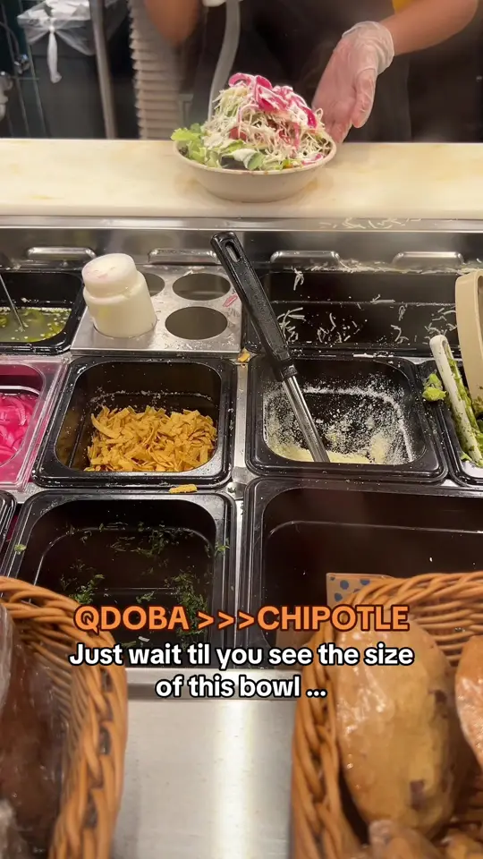  in Florida showing food review, chicken bowl, video by hey.itsjo on TikTok