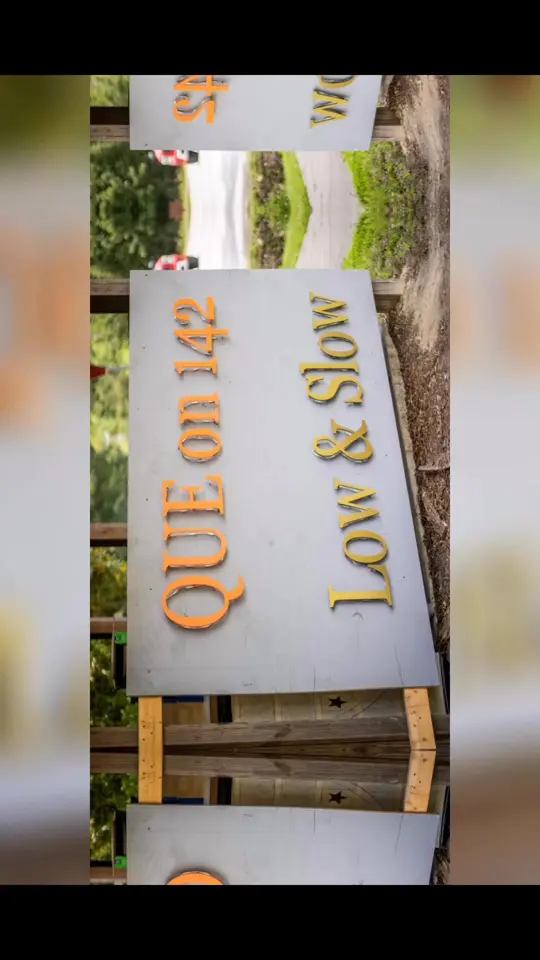 Que On 142 in Newborn showing food photography, restaurant visit, video by Michelle Mealer Photography on Facebook