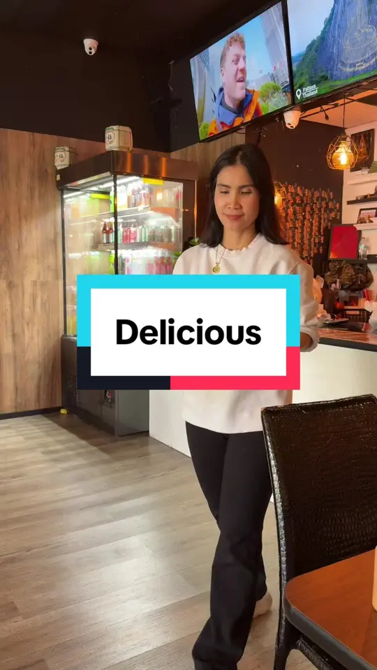 Quick bite Thai & Sushi in Deerfield Beach showing food, sushi rolls, video by quickbitethaisushi on TikTok