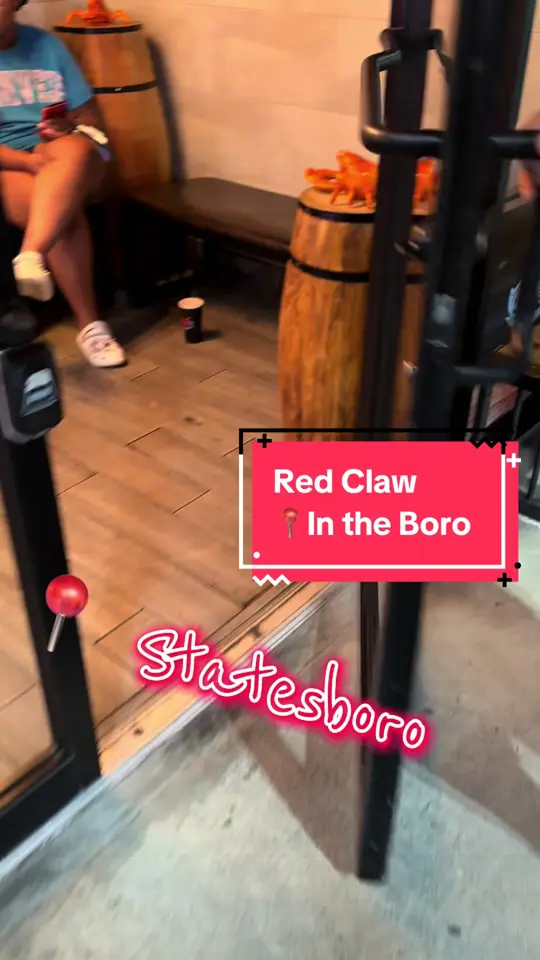 Red Claw in Statesboro showing review, seafood boil, video by chellyzamora_ on TikTok