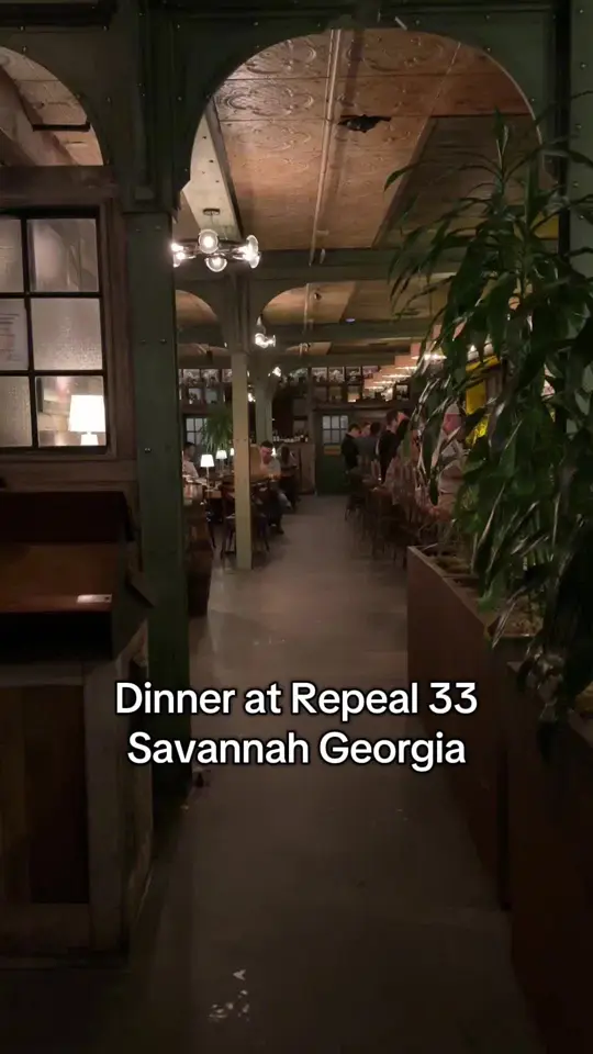 Repeal 33 Bar & Restaurant in Savannah showing dinner, restaurant visit, video by kerri.hook on TikTok