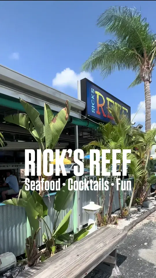 Rick's Reef in St. Pete Beach showing food, seafood; food, burgers; drinks, boat drinks; atmosphere, relaxed; entertainment, sports games, video by thingstodotampabay on TikTok