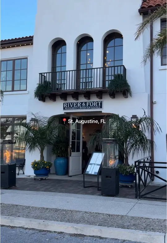 River & Fort in St. Augustine showing review, sticky ribs, ocean platter, video by dreuinbloom on TikTok