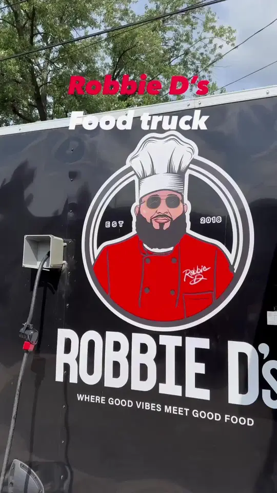 Robbie's Cafe in Live Oak showing review, sandwiches, wings, video by donnylb on TikTok