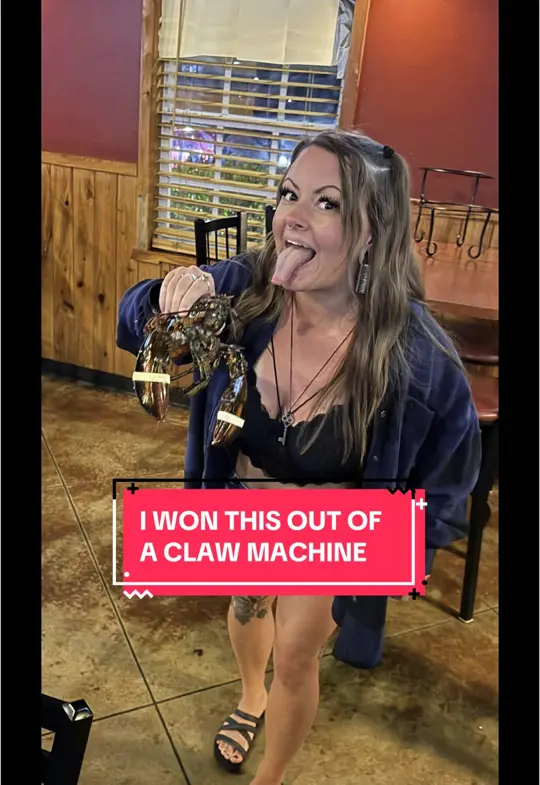 RonDao's Pizzeria & Sports Bar in Fort Myers showing claw machine, lobster, video by littleamyyyy on TikTok