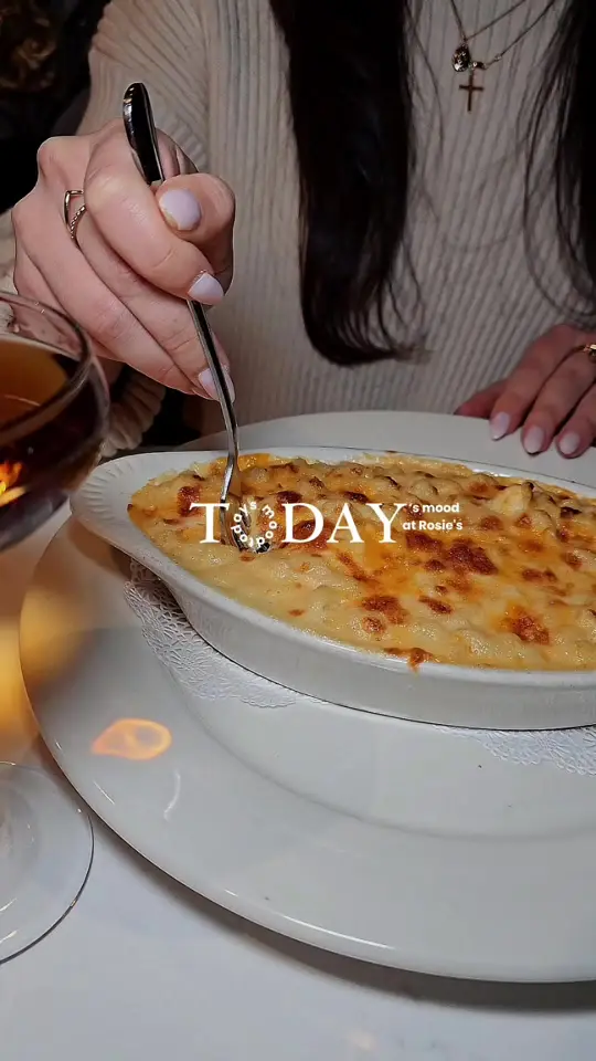 Rosie O'Grady's in Pensacola showing food, jumbo crab mac & cheese, video by rosieogradysnyc1 on TikTok