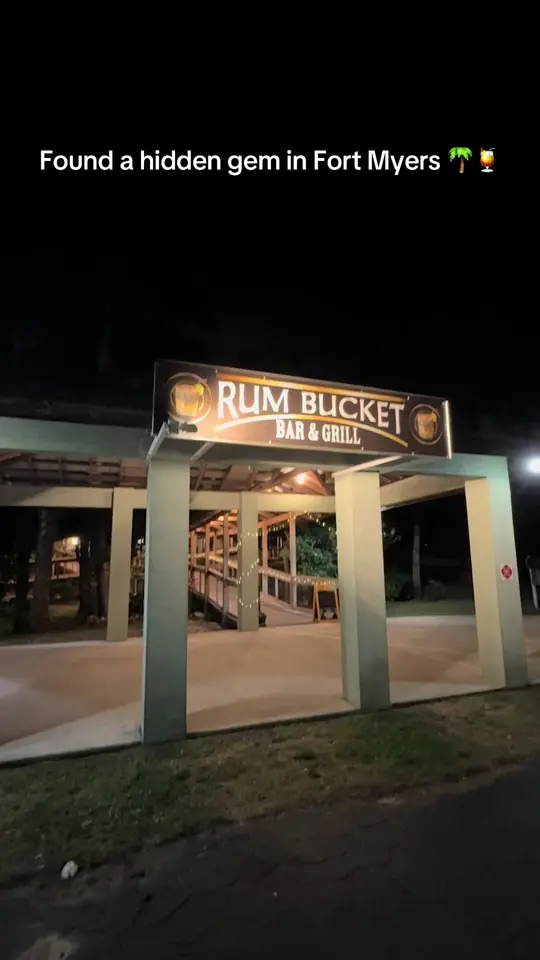 Rum Bucket Bar And Grill in Fort Myers showing live music, relaxed atmosphere, visit, video by travelin_with_nelson on TikTok