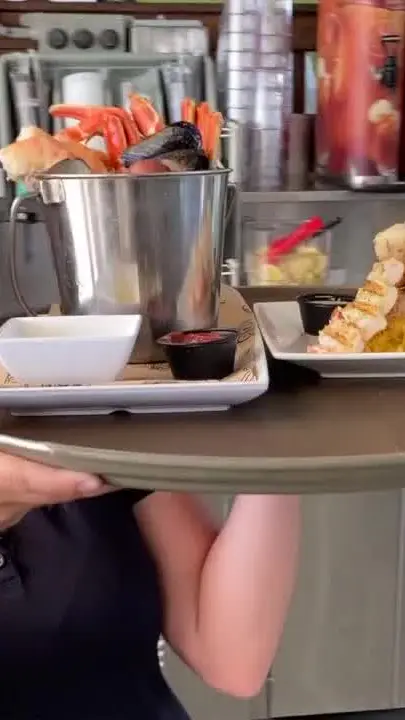 Rusty Bellies Waterfront Grill, Inc. in Tarpon Springs showing review, visit, video by Sean Daly on TV on Facebook