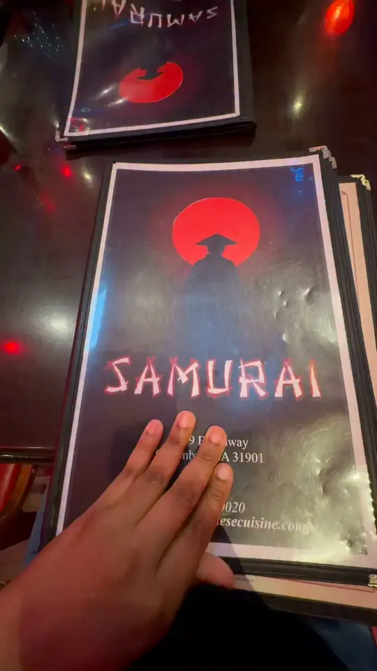 Samurai in Columbus showing food review, sushi, southern roll, video by Bianca Peterson on Facebook