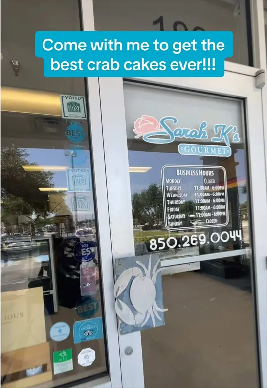 Sarah K's Gourmet in Destin showing seafood, crab cakes, video by kelqtpie on TikTok