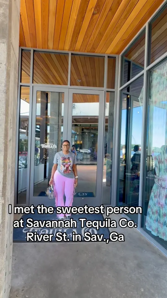 Savannah Tequila Co in Savannah showing lunch, solo date, atmosphere, video by Felicia Nicole on Facebook