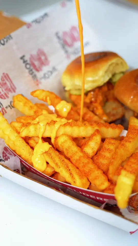  in Florida showing chicken, boom sauce, video by officialsavvysliders on TikTok