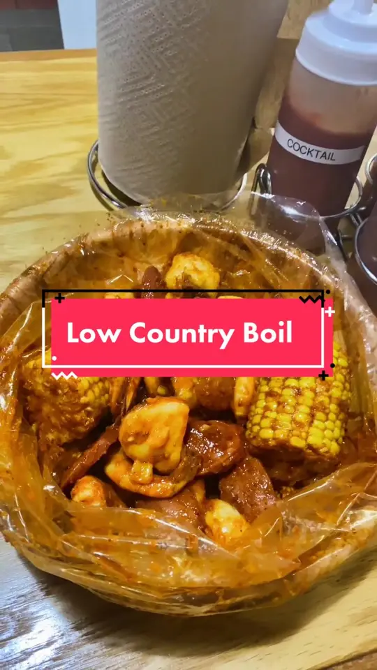 Seafoodlicious in Savannah showing low country boil, seafood, corn, potatoes, sausage, video by savannahseafoodshack on TikTok