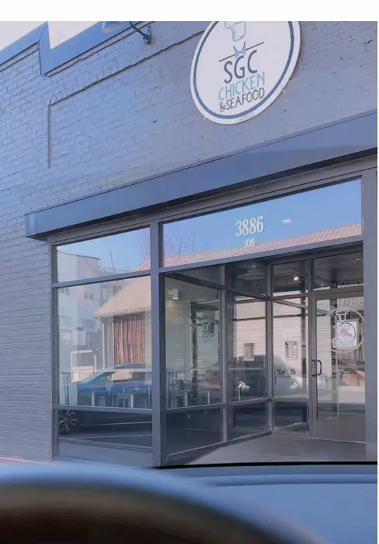 SGC Chicken & Seafood in Powder Springs showing review, food, video by jalendanielle14 on TikTok