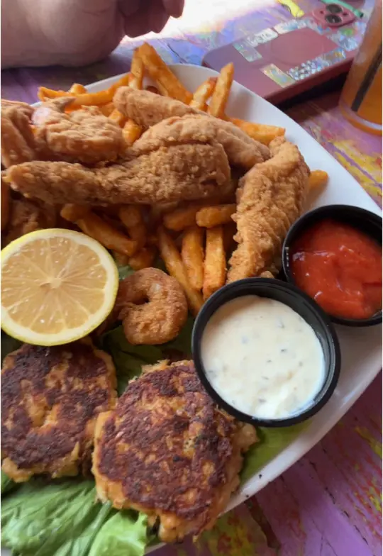 Shaggy's Pensacola Beach in Pensacola showing restaurant visit, crab soup, beach view, dog-friendly, video by popsiclelunatic on TikTok
