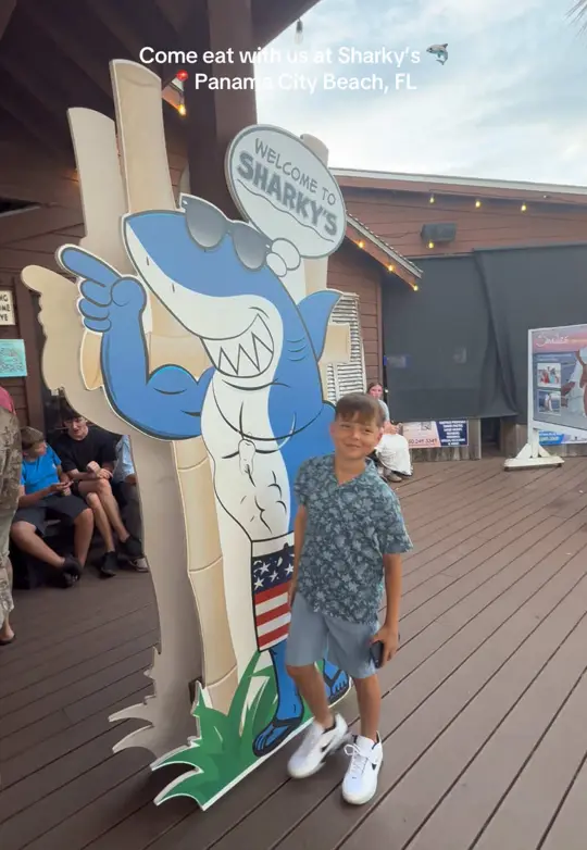 Sharky's Beachfront Restaurant in Panama City Beach showing review, visit, atmosphere, video by mamakaitlin on TikTok