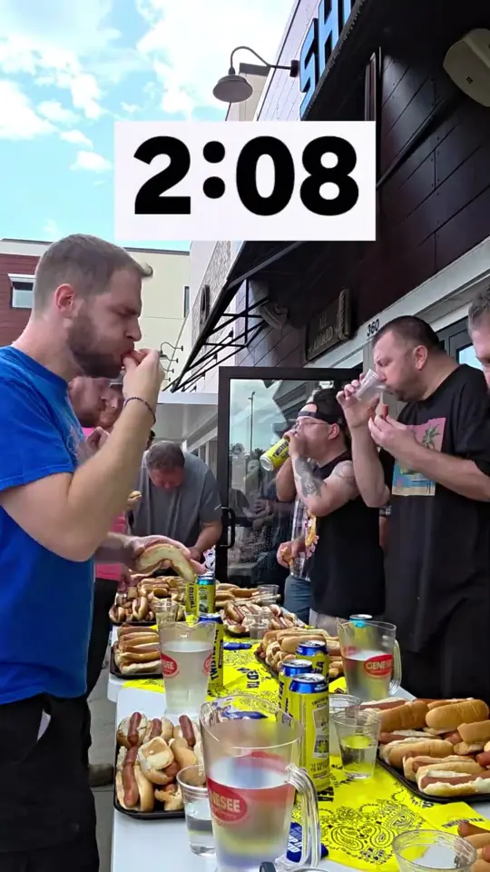 Ship's Pub in Albany showing food challenge, hot dog eating contest, video by The Titanium Jaw on YouTube
