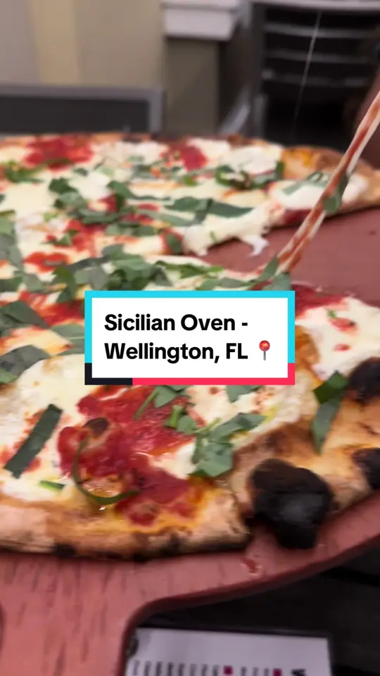 Sicilian Oven in Coral Springs showing food, woodfire pizza, pasta, chicken parm sandwich, boss pizza, woodfire chicken wings, chicken alfredo truffle risotto, video by de_lishus on TikTok