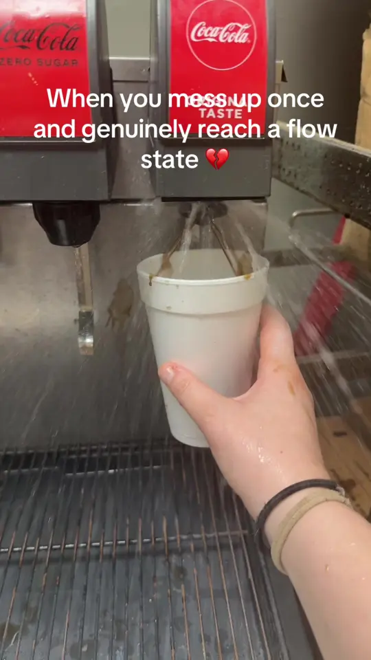Sidelines Grille in Jasper showing server, bar, bartender, video by sidelines.kennesaw on TikTok