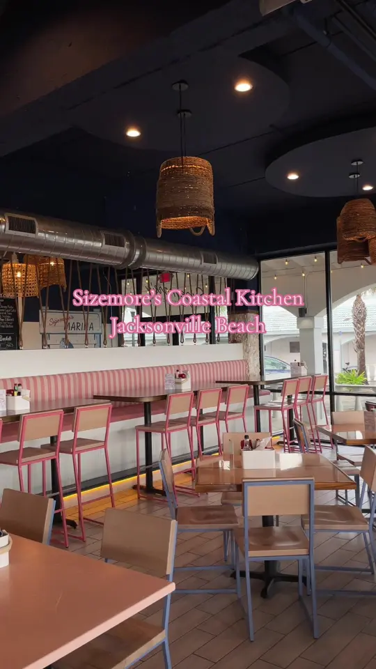 Sizemore’s Coastal Kitchen in Jacksonville Beach showing food, review, video by cahry_ on TikTok