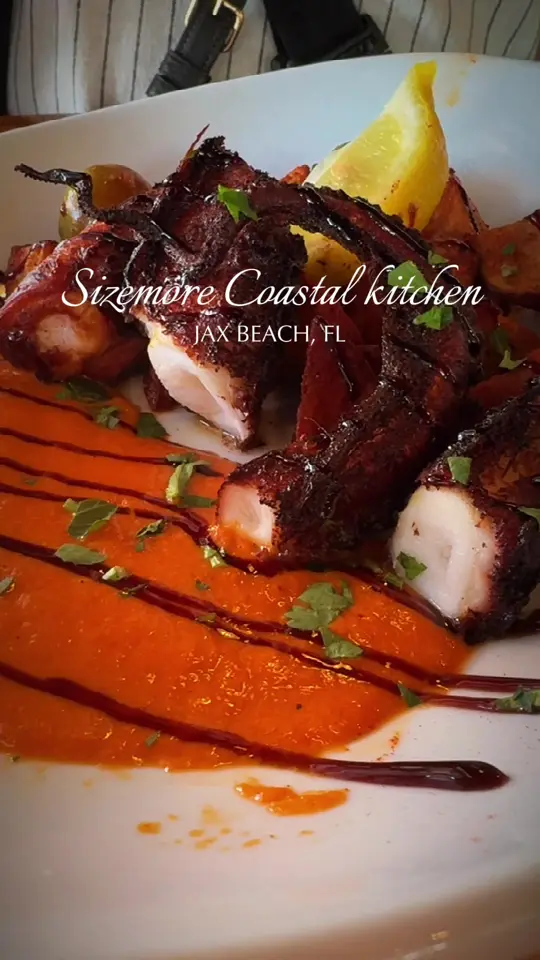 Sizemore’s Coastal Kitchen in Jacksonville Beach showing review, grilled octopus, seafood bowl, charred shrimp, scallops, video by eatyourcontent on TikTok