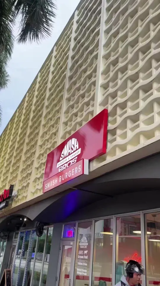 Smash Bros Burgers and Shakes in Miami showing food review, burger, shake, video by _miamibites on TikTok