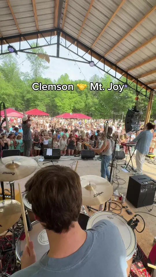 Smith's Olde Bar in Atlanta showing live music, concert, video by tomorrowsproblem_ on TikTok