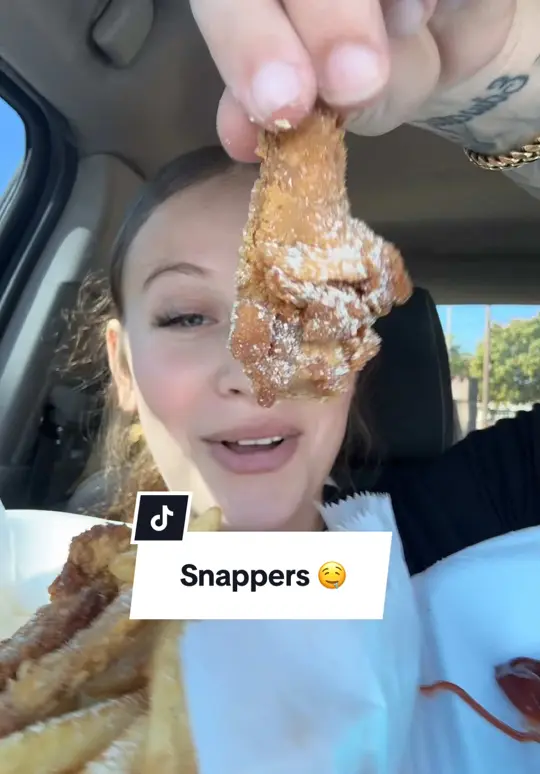 Snappers Fish & Chicken in Miami Gardens showing fried chicken, review, visit, video by literallyliana_ on TikTok