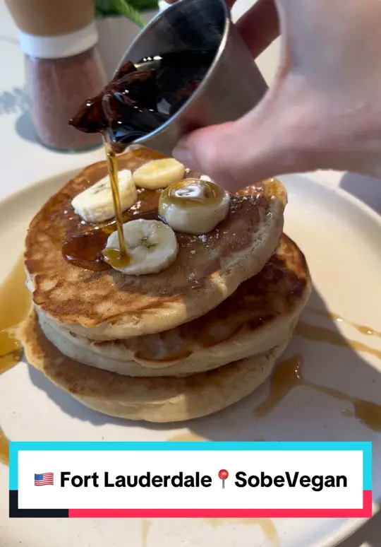  in Florida showing food, banana pancakes, avocado toast, smoothie, video by sngeats on TikTok