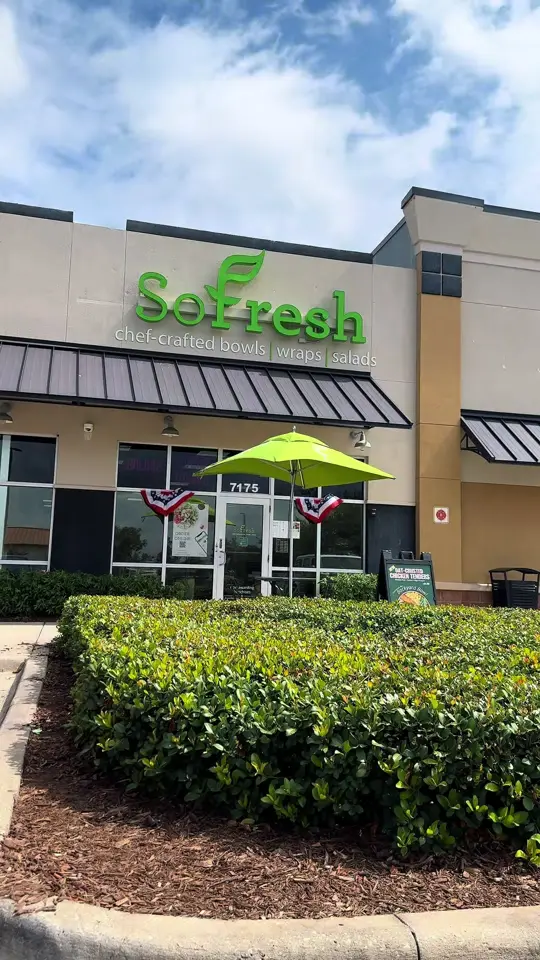 Sofresh in Fort Lauderdale showing review, visit, food, garlic noodles, sweet potato, broccoli, blackened chicken, video by featuredinflorida on TikTok