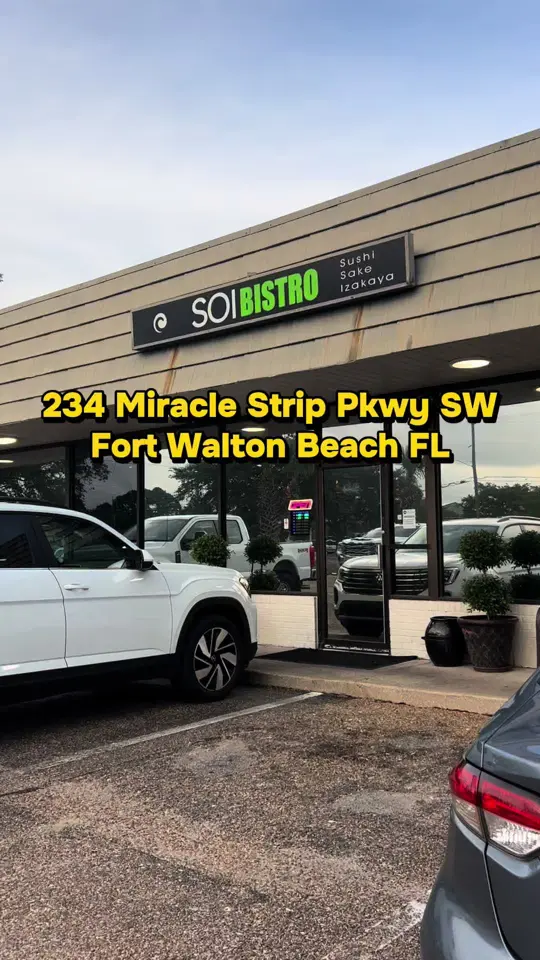 Soi Bistro in Fort Walton Beach showing wine, sushi, local spot review, video by carleyonthecoast on TikTok