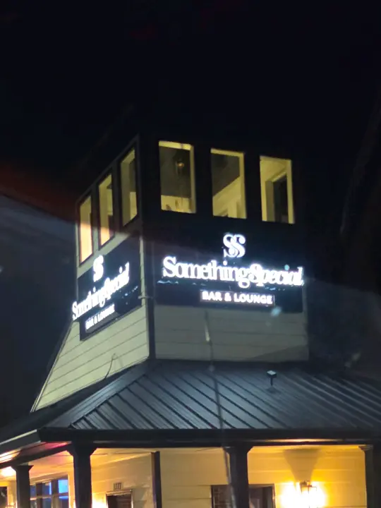 Something Special Bar & Lounge in Conyers showing review, date night fail, dry burger, bad customer service, video by tywearsitwell on TikTok