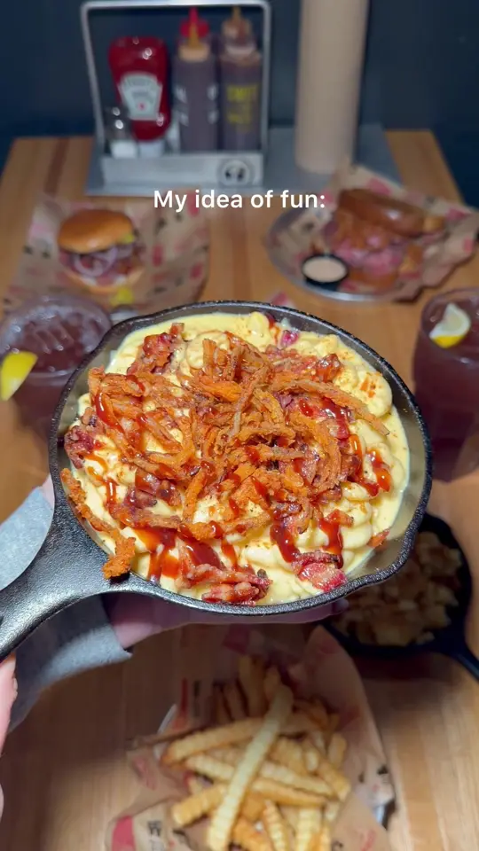 Sonny's BBQ in Port Orange showing visit, atmosphere, video by sonnysbbq on TikTok
