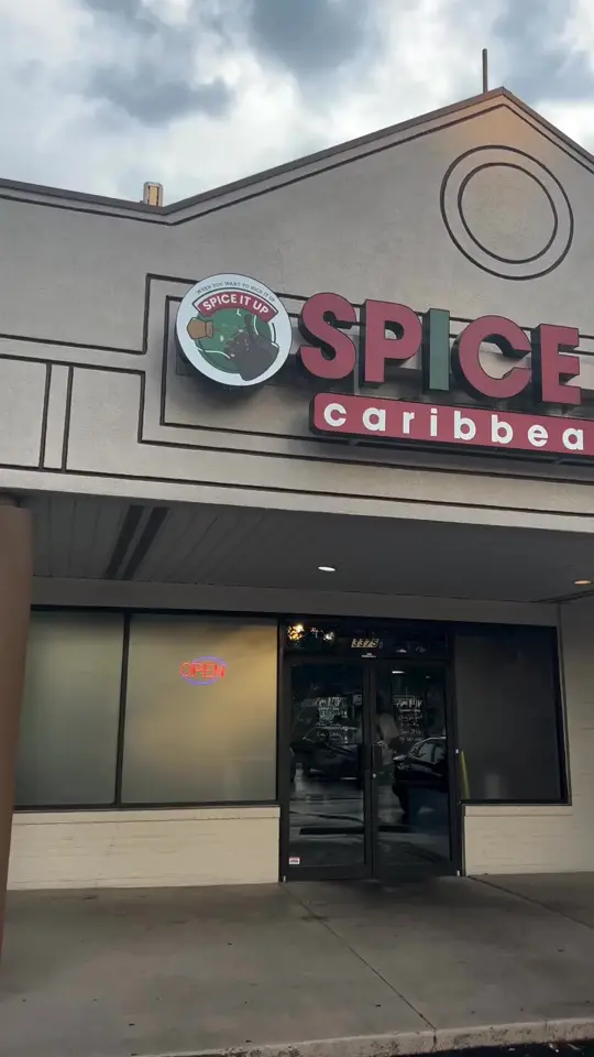 Spice IT UP in Norcross showing food, oxtails, salmon, video by ATLin60sec on Facebook
