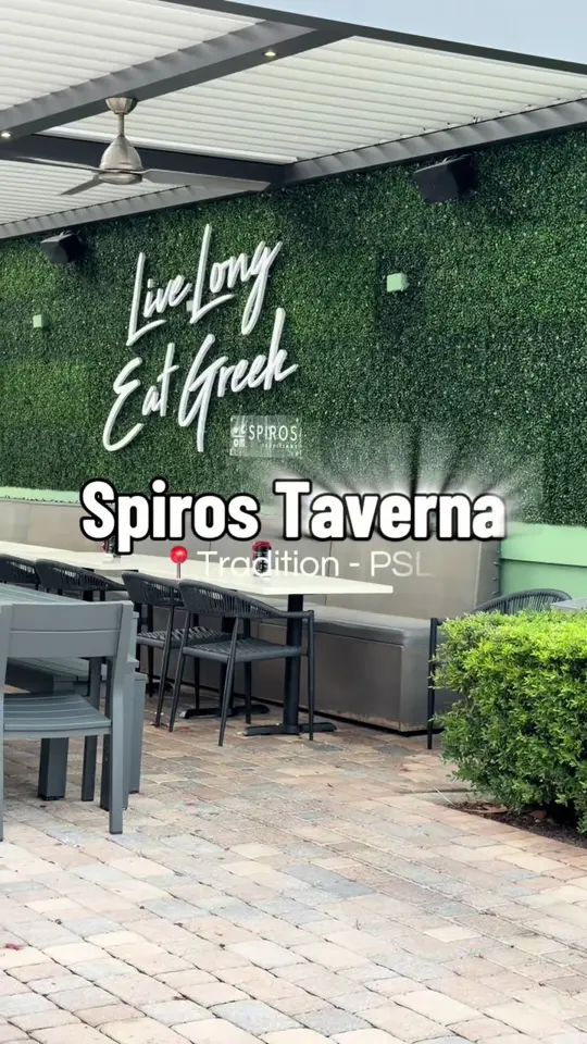 Spiro's Taverna in Vero Beach showing greek food, pita, tzatziki, gyros, video by nextupwithjuani on TikTok
