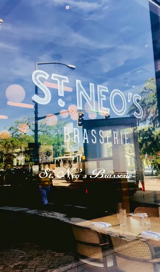 St. Neo's Brasserie in Savannah showing restaurant visit, review, chef, cocktails, seafood, video by fabuloussavannahga on TikTok