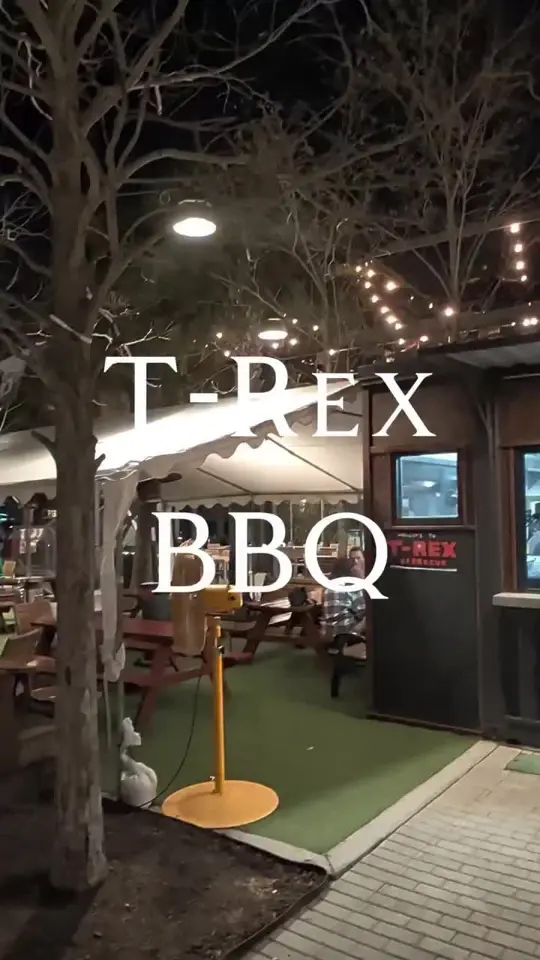 Starland Yard in Savannah showing food, brisket, beef cheeks, pork shoulder, smoked chicken, video by savannahmadesimple on TikTok