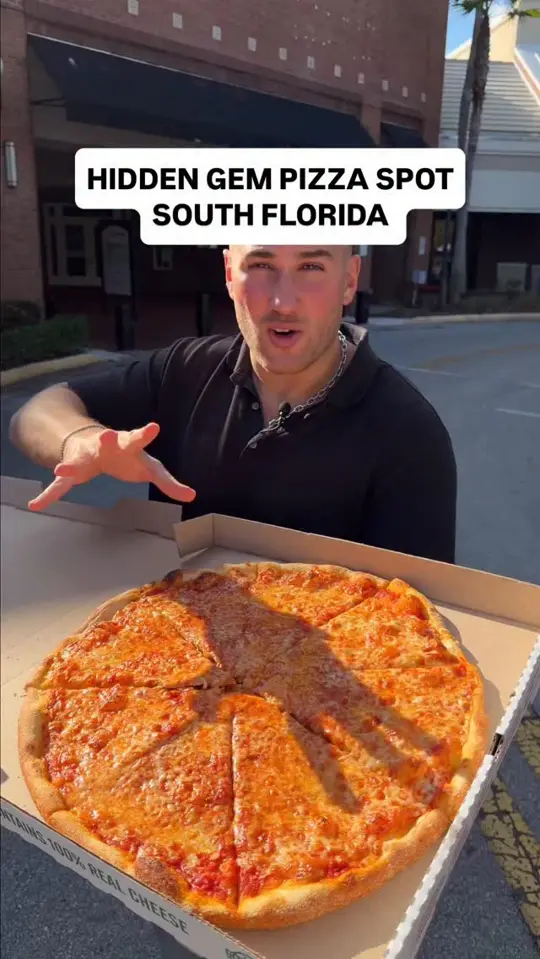 Stromboli Pizza in Plantation showing pizza, italian food, video by Mikeiseating on Facebook
