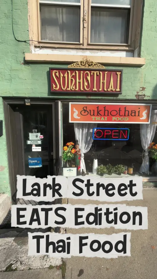 Sukhothai in Albany showing review, visit, food, garlic pepper chicken, spicy beef pad kee mao, thai iced tea, video by pkkknayli on TikTok