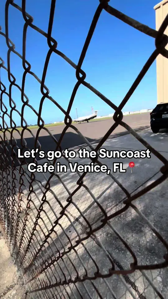 Suncoast Cafe in Venice showing review, visit, atmosphere, food, video by breezyliving941 on TikTok