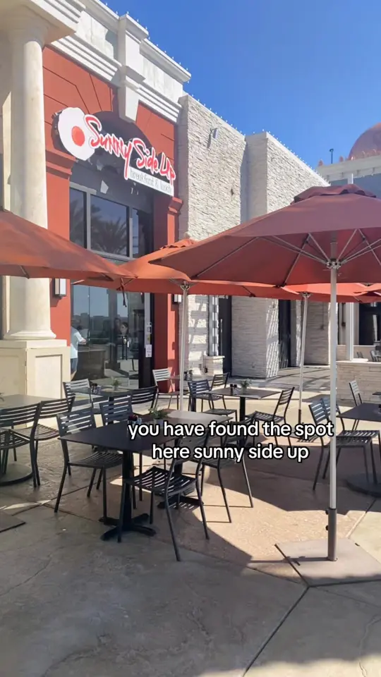 Sunnyside Up in Savannah showing review, specialty coffee, freshly sliced bread, video by princ3ssv3gas on TikTok