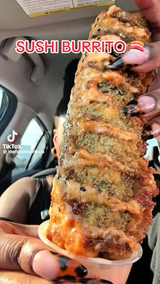 Sushi Itto in Atlanta showing sushi burrito, video by itshayzeforme on TikTok