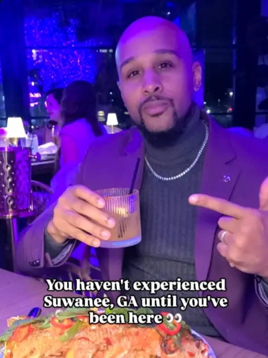 Suwanee Social in Suwanee showing review, atmosphere, cocktails, date night, video by mr..defy.gravity on TikTok