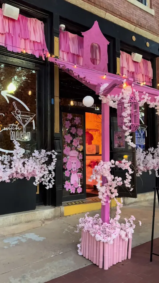 Switch Macon in Macon showing visit, theme bar, video by everythingkiera55 on TikTok