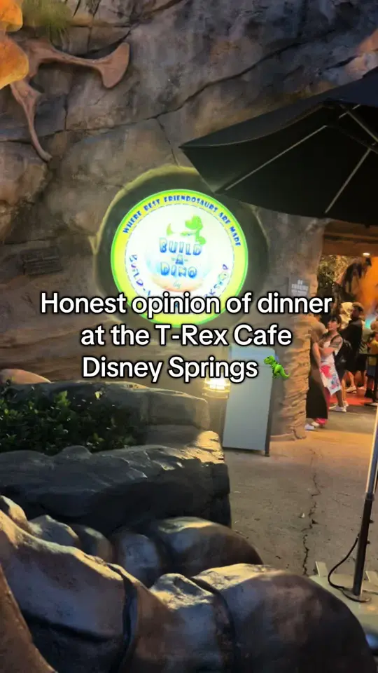 T-Rex Cafe in Lake Buena Vista showing review, visit, video by sh908042 on TikTok