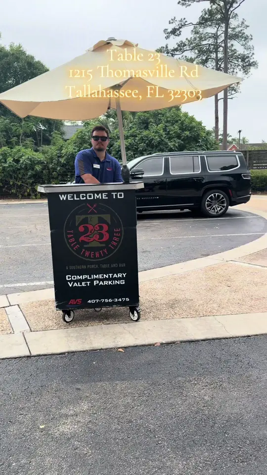Table 23 in Tallahassee showing review, visit, drinks, lemon pepper chicken, spinach & artichoke dip, video by allthingsjacksonville on TikTok
