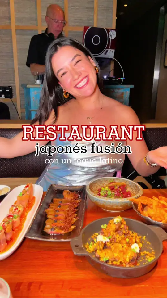 Taikin Sushi Asian Cuisine in Doral showing restaurant review, sushi rolls, taco bao buns, beef short rib, brownie with ice cream, video by comidisa on TikTok