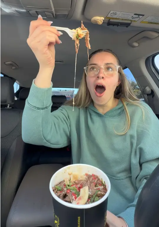 Talkin’ Tacos Oakleaf Town Center in Jacksonville showing review, visit, mangonada, horchata, strawberry blue lemonade, loaded steak fries, chicken stack, birria tacos, birria mac & cheese, cookies & cream ch, video by wubzinmaface on TikTok