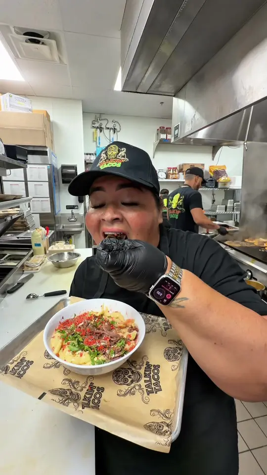 Talkin Tacos in Orlando showing visit, birria mac and cheese, video by estefisaavy on TikTok
