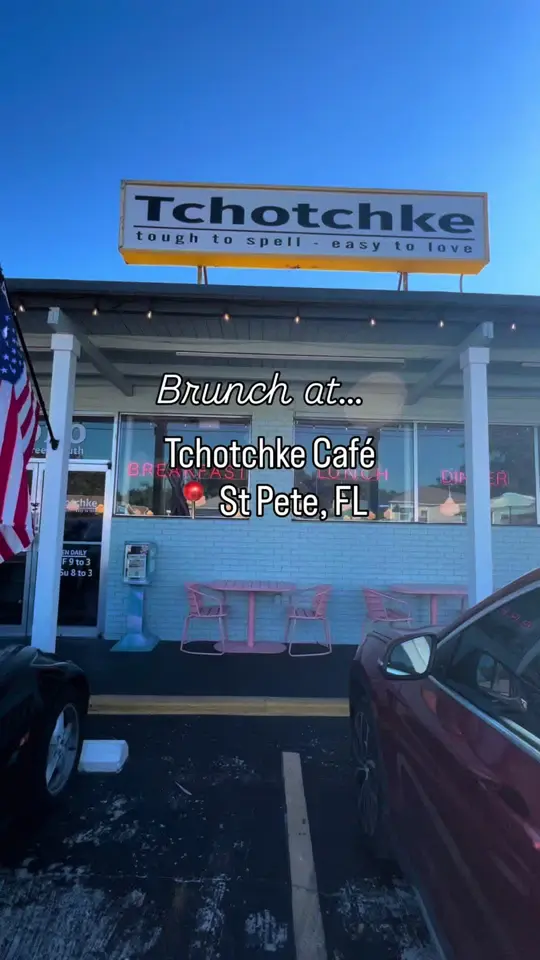 Tchotchke in St. Petersburg showing brunch, food, café atmosphere, video by lisa_ventures on TikTok